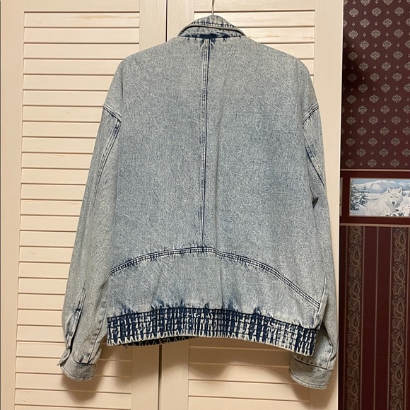 Vintage stone washed Light Blue Denim Jacket - Picture 7 of 10